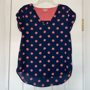 Lily White, women’s blouse, S. Flowey top with cap sleeves